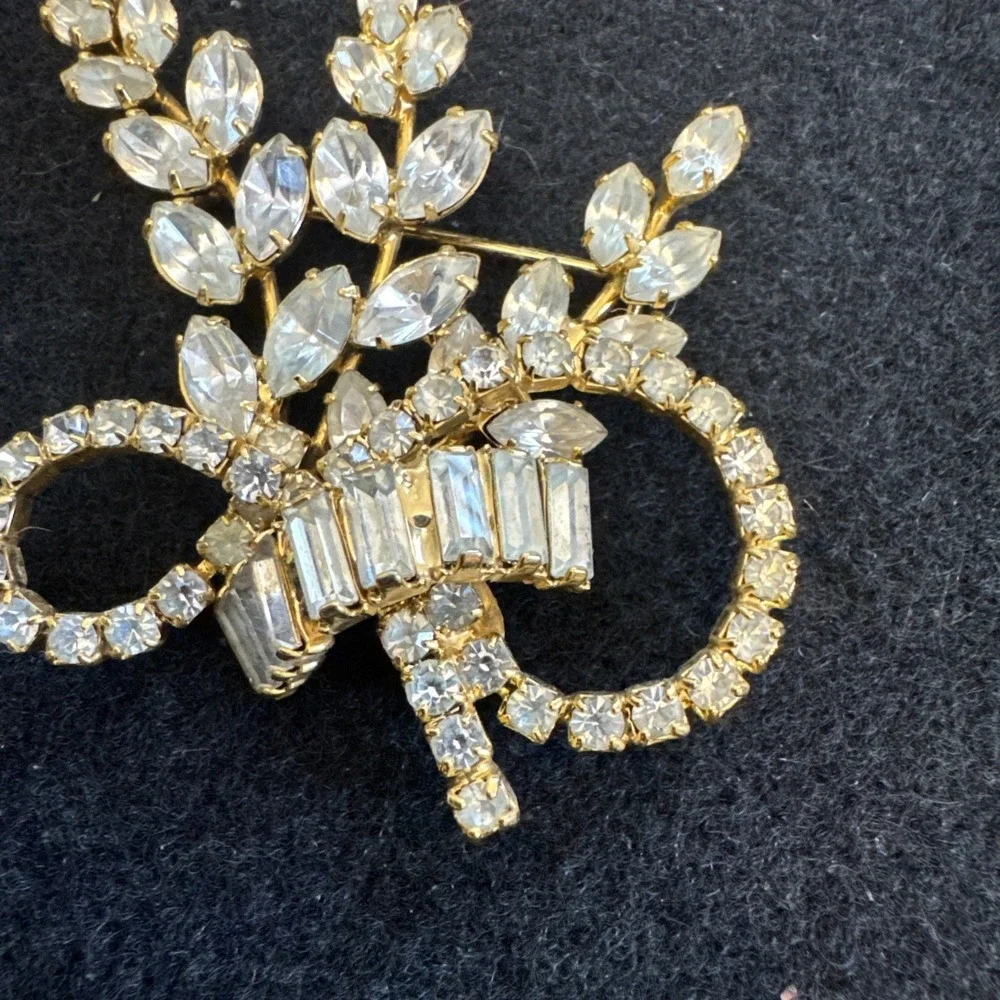 Marie Ferra Vintage Rare Large Flower Branch Brooch Gold Tone Rhinestones EUC